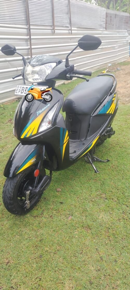Hero Pleasure Scooty For Sale at Eravur